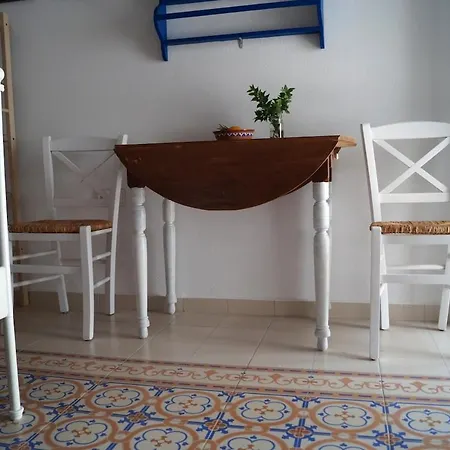 Makariospiti - Haus Der Glueckseligkeit! *